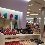 Photo taken at Forever 21 by Garretto L. on 2/9/2013