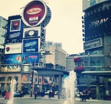 Yonge-Dundas Square - Toronto