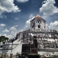 Phra Sumen Fort