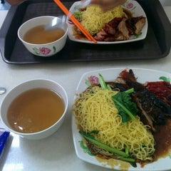 Photo taken at Marina Food House by Vincent L. on 8/18/2015