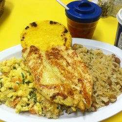 Las Tias Cafe Bakery