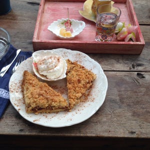 �?ay-Teas Lunchroom & Deco Home