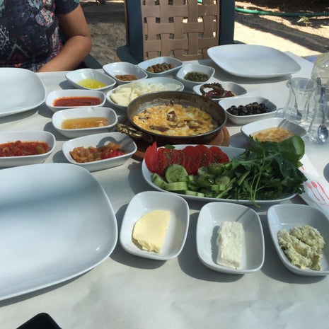 Kamalı Kahvaltı Salonu