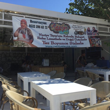 Alaçatı Naciye Teyze Kahvaltı Bahçesi