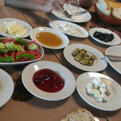 Bolu Dağı Uçar Köy Kahvaltısı