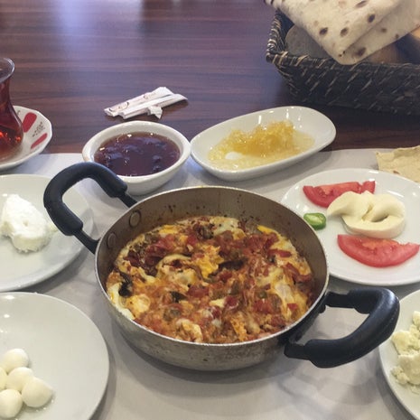 Cakir Kahvaltı Salonu Gunesli