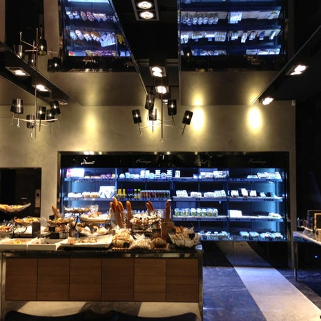 PARIS BAGUETTE Signature