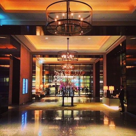 THE PALACE Lounge