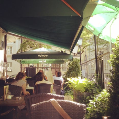 The Victorian House am Rotkreuzplatz