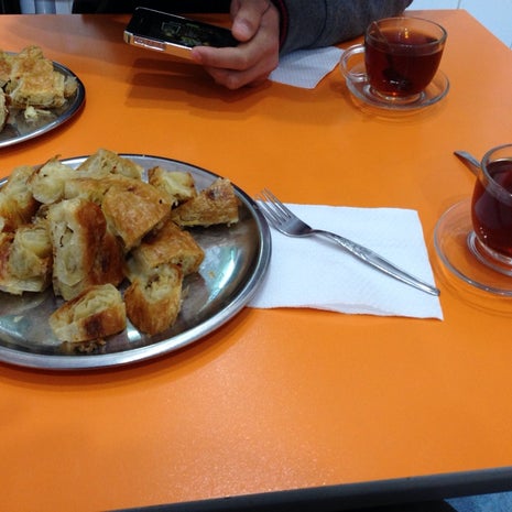 Karadeniz Börek & Kır Pidesi Kahvaltı Salonu
