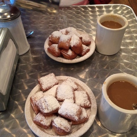 New Orleans Coffee & Beignets