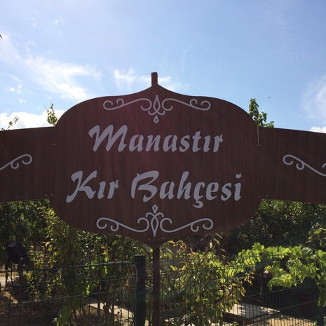 Manastır Kır Bahçesi