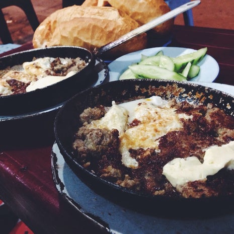 Bánh Mỳ Bà Hậu