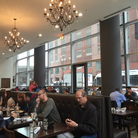 Kanela Breakfast Club