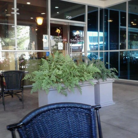 Another Broken Egg Cafe