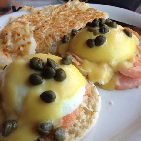 T's Cafe Restaurant & Bar