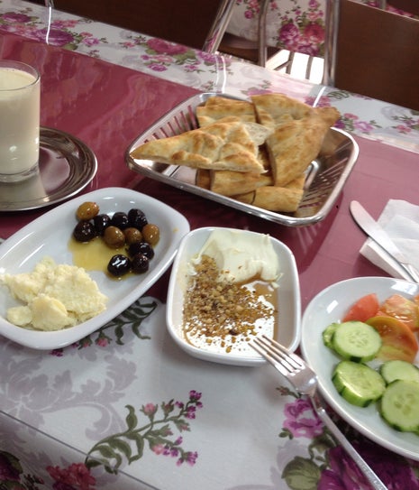 Derman Bal (Kahvaltı Salonu)