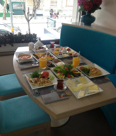 SeCh Cafe Bistro