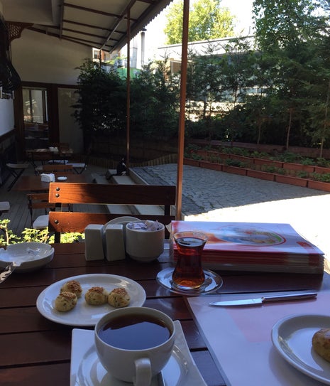 Validebağ Semt Konağı