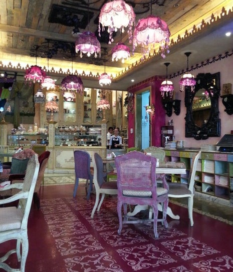 Shakespeare and Co. شكسبير أند كو