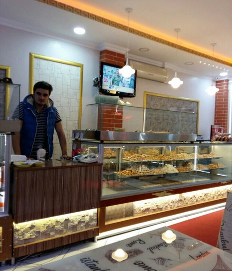 Dolunay Pastanesi & Patisserie