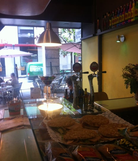 Cafe Vinoteca Raymond