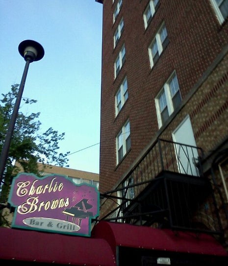 Charlie Brown's Bar & Grill