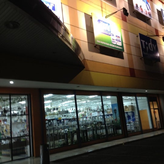 Mitra10 Hardware Store in Jakarta Selatan 