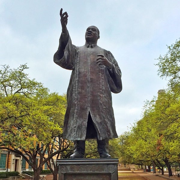 Dr. Martin Luther King Jr. Statue at The University Of Texas At Austin ...