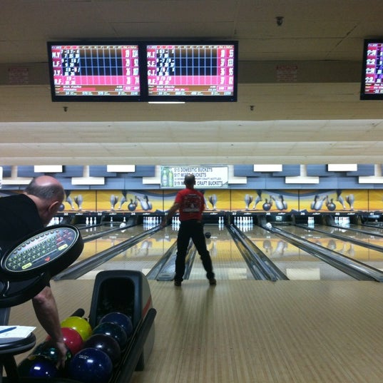 Photo taken at Stardust Bowl by Merryn Y. on 10212012