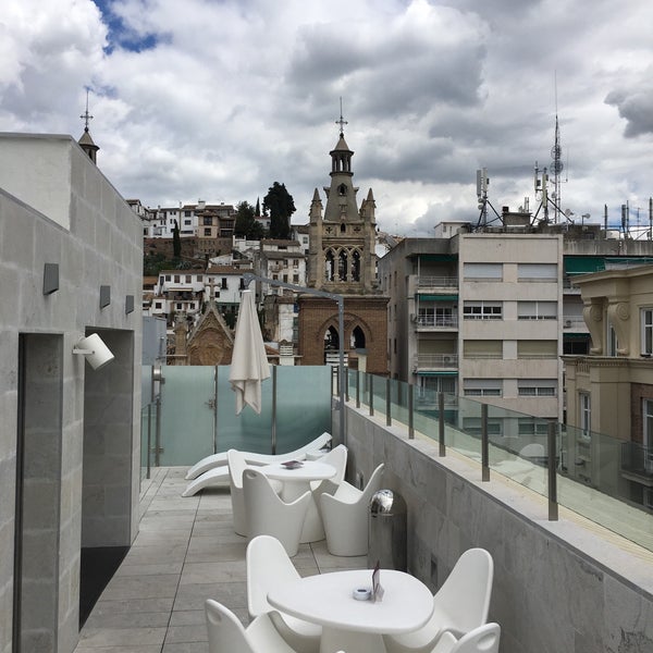 Where's Good? Holiday and vacation recommendations for Granada, Spain. What's good to see, when's good to go and how's best to get there.