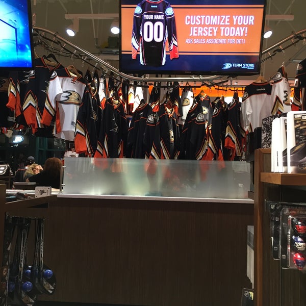 Pac'd 12 Days of Deals EARN points. At the beginning of each season, Orange Alliance Members receive CORE points and will have the ability to earn points throughout the season using a DEDICATION Card. Team Store: Make a purchase at the Anaheim Ducks Team Store at Honda Center at any time and receive points approximately equivalent to the amount of dollars spent.