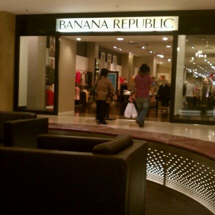 Banana Republic - Clothing Store