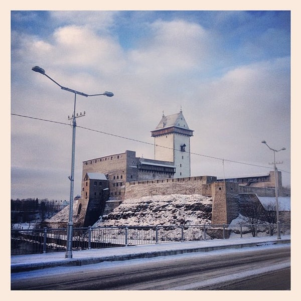 Narva piiripunkt / Narva border crossing point Border Crossing in Narva