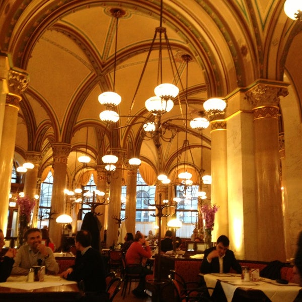 Where's Good? Holiday and vacation recommendations for Vienna, Austria. What's good to see, when's good to go and how's best to get there.
