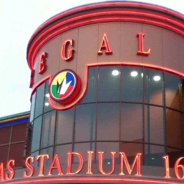 Regal Cinemas Everett Mall 16 & RPX - Everett Mall South - 25 tips