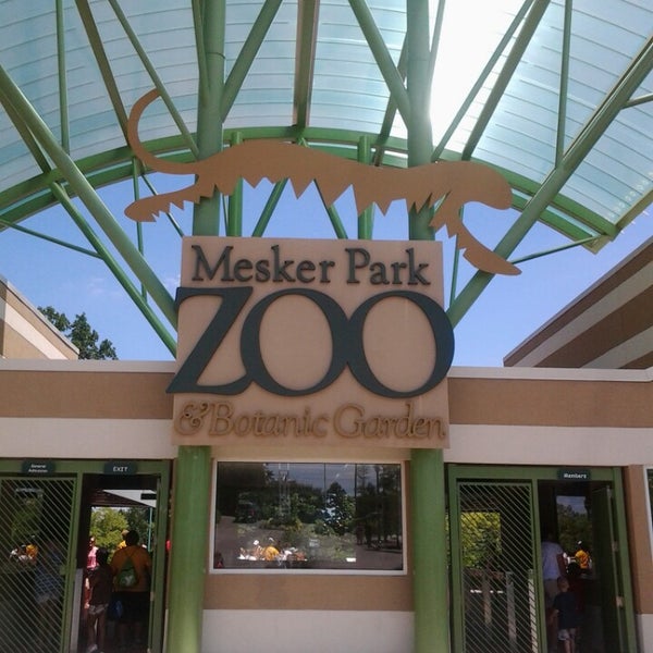 Mesker Park Zoo & Botanic Garden - Zoo in Evansville West Side