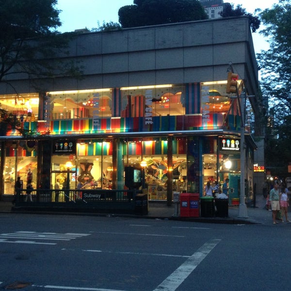 Dylan's Candy Bar Midtown East 349 tips from 24958