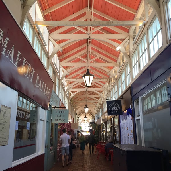Where's Good? Holiday and vacation recommendations for Oxford, United Kingdom. What's good to see, when's good to go and how's best to get there.