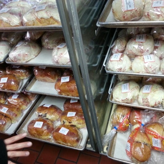 Philippine Bread House Bakery in Jersey City