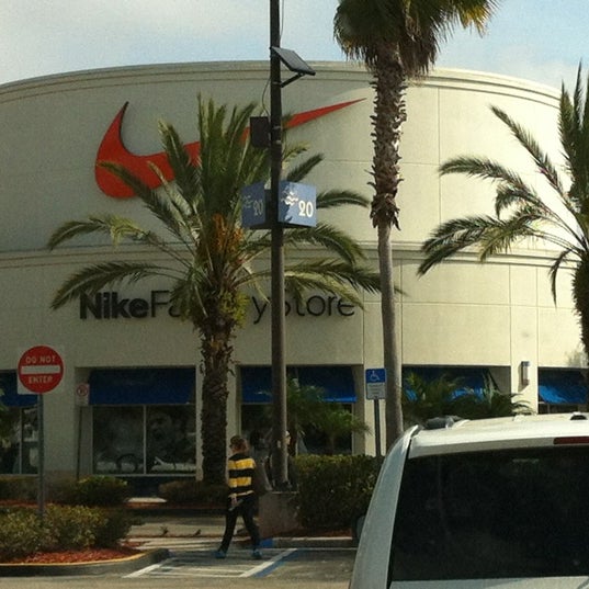 nike factory outlet dolphin mall