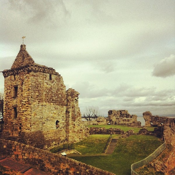 Where's Good? Holiday and vacation recommendations for St. Andrews, United Kingdom. What's good to see, when's good to go and how's best to get there.