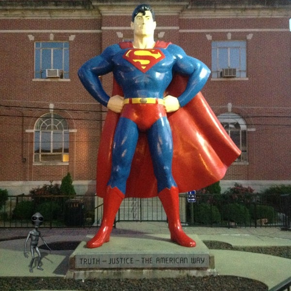 Giant Superman Statue - 17 tips from 2244 visitors