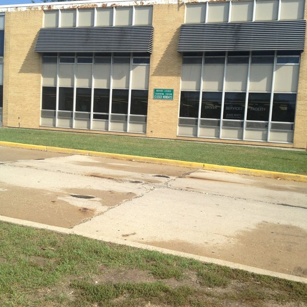 Illinois Secretary of State Driver Services Facility - Elgin, IL