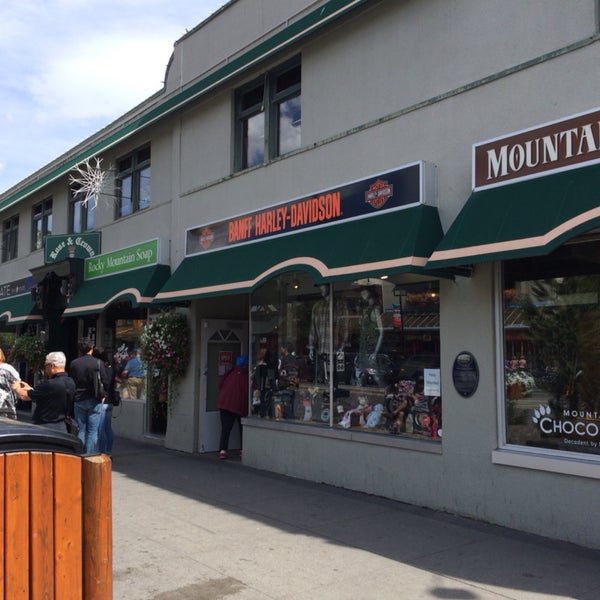 Where's Good? Holiday and vacation recommendations for Banff, Canada. What's good to see, when's good to go and how's best to get there.