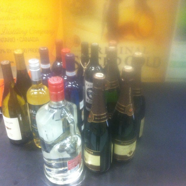 BJ's Wholesale Wine & Liquor Wine Shop in College Point