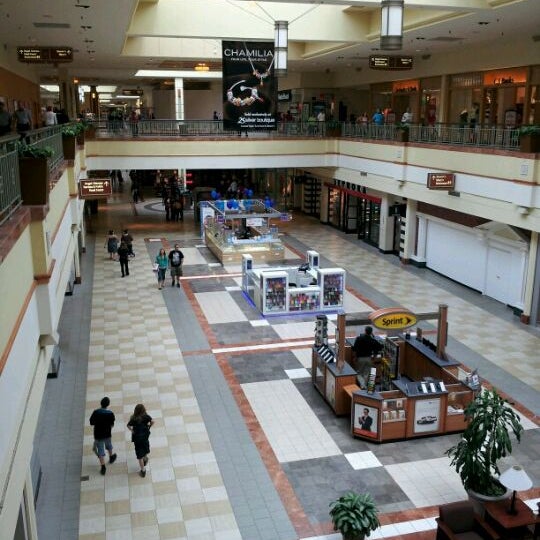 Colonie Center - Shopping Mall in Albany