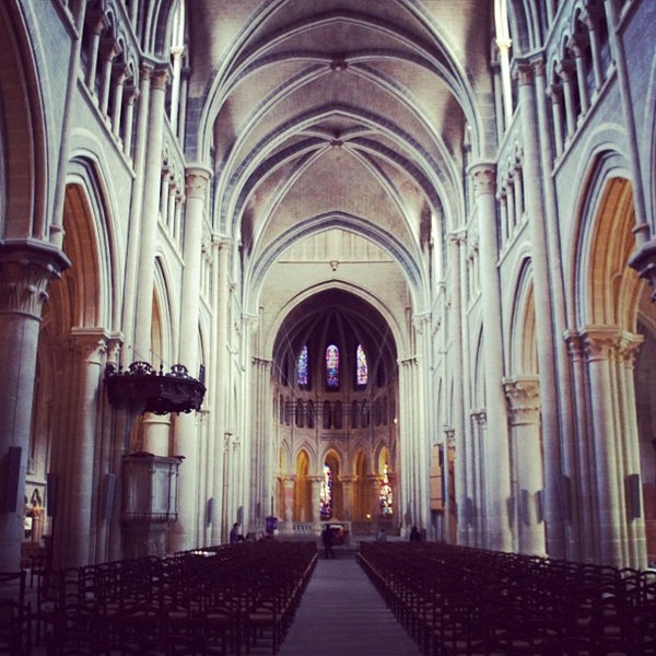 Where's Good? Holiday and vacation recommendations for Lausanne, Switzerland. What's good to see, when's good to go and how's best to get there.