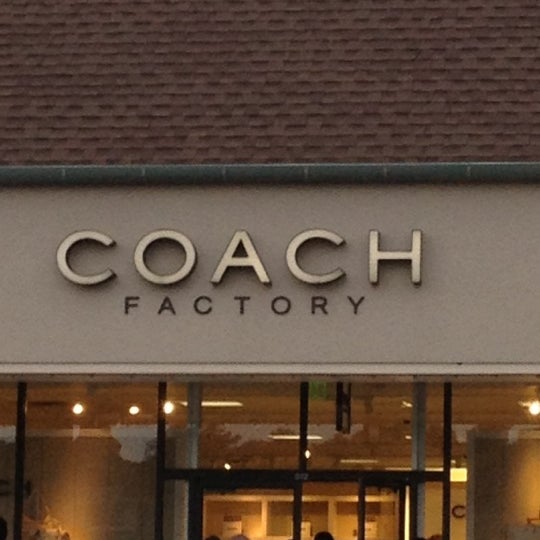 coach outlet near me hours