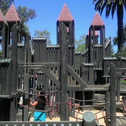 Where's Good? Holiday and vacation recommendations for Santa Barbara, United States. What's good to see, when's good to go and how's best to get there.